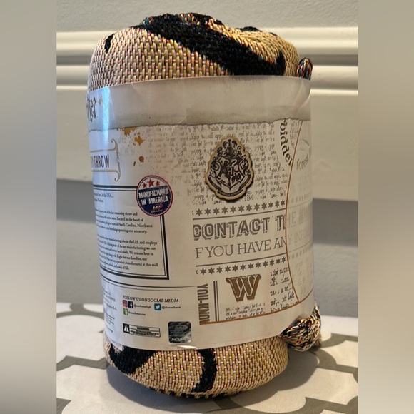 NWT Harry Potter Woven Tapestry Throw - Picture 4 of 6